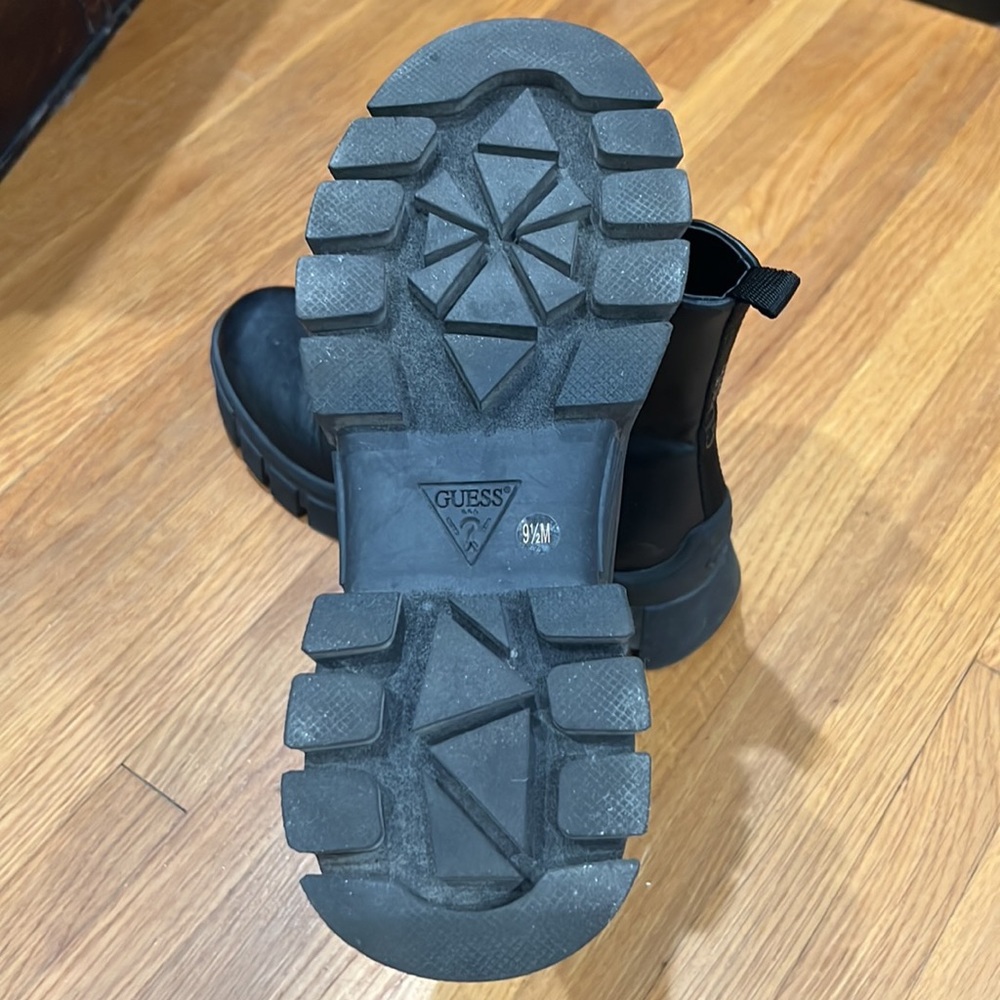 Guess Slip on leather Boots - Picture 3 of 7